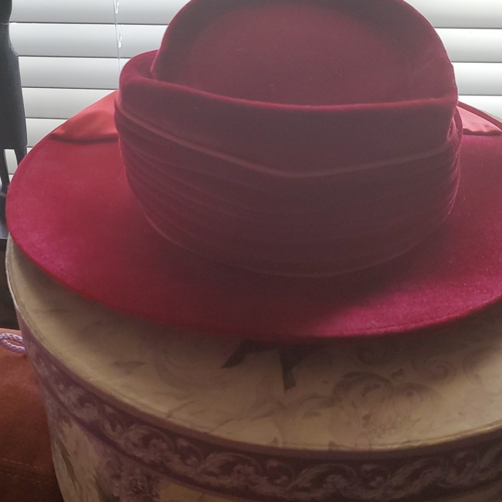 Hat - Picture 3 of 4